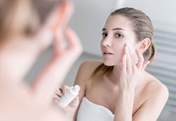 Как отбелить кожу лица естественным путём?